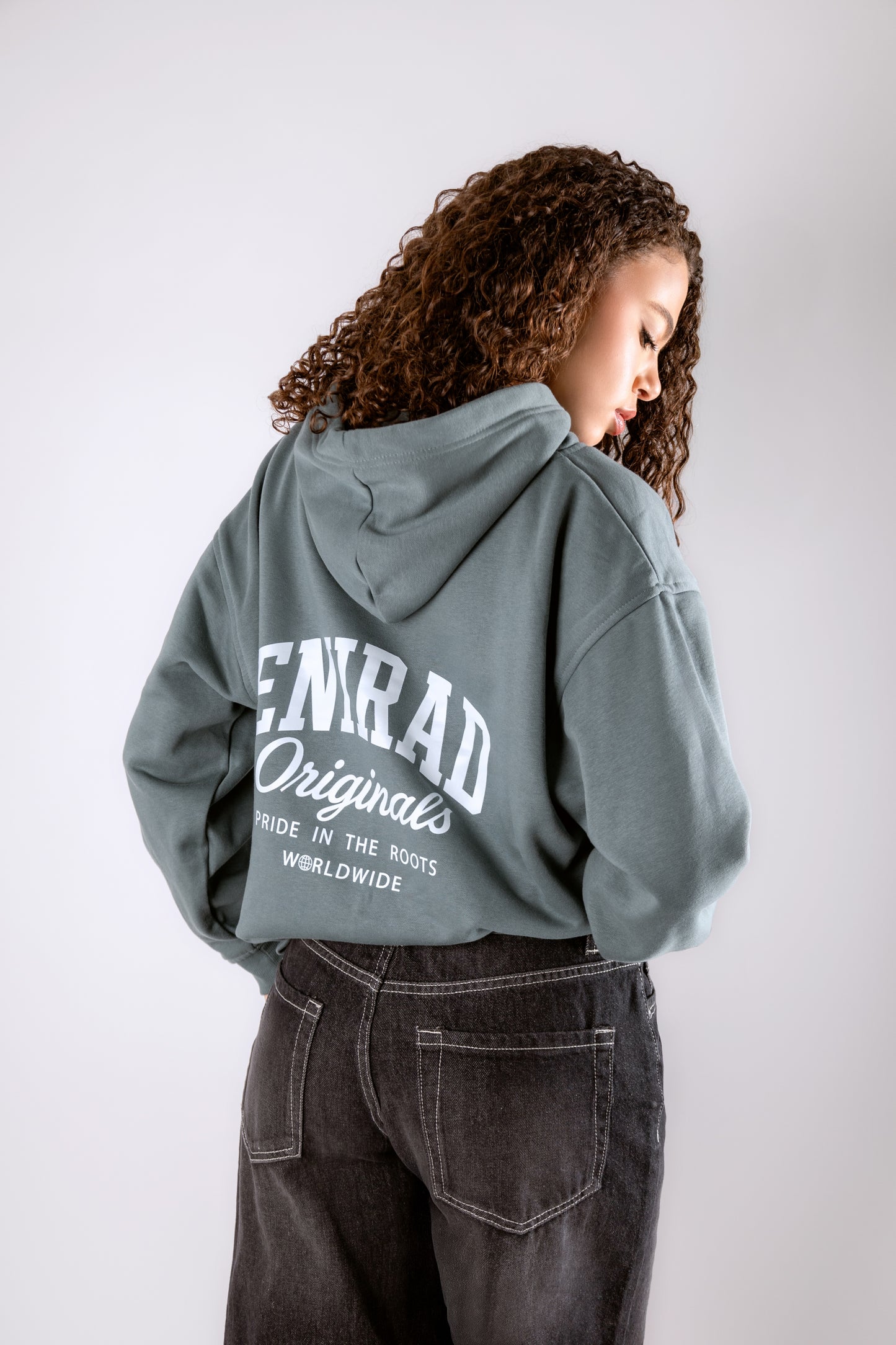 BASICS ESSENTIAL HODDIE